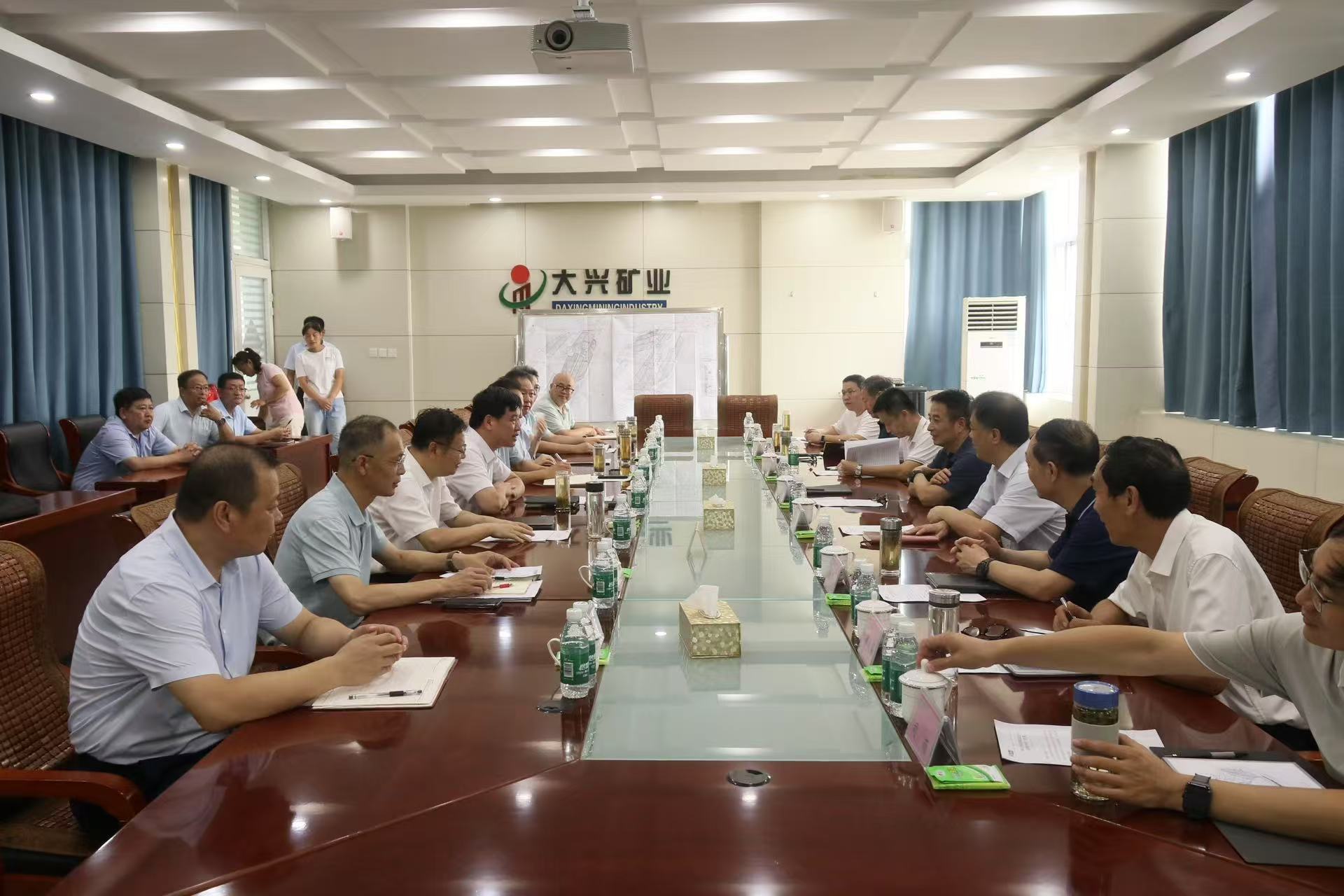 赵元放以“四不两直”方式到大兴矿业公司督导检查